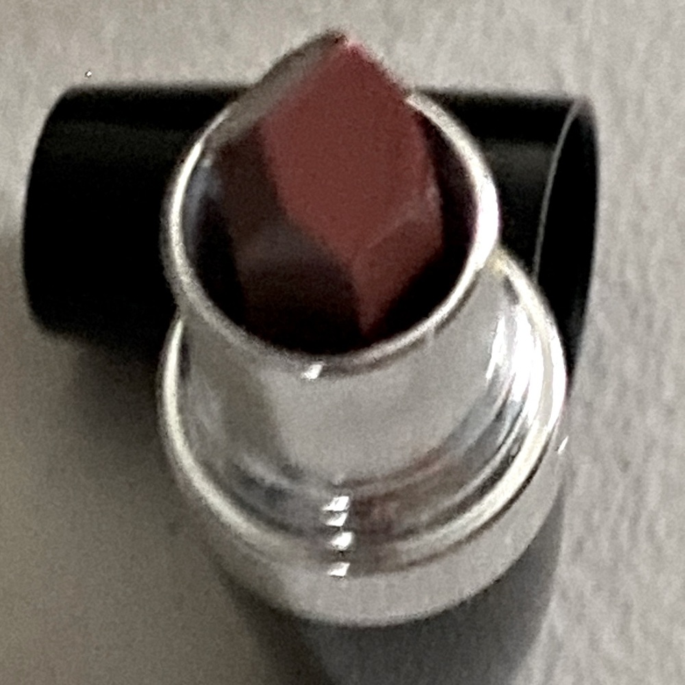 Avon Ultra Color Rich Lipstick 💄 in Mocha Madness, Dark Brown Color.